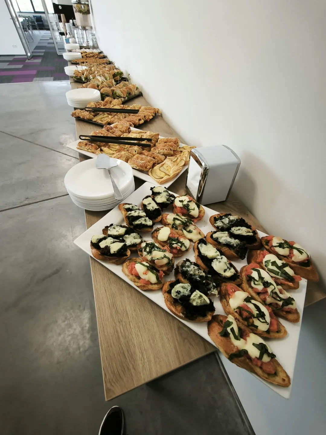 [28.08.2025] Catering ON LIFE w Centrum Pro NGO – kompleksowa obsługa wizyt studyjnych